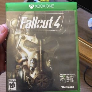 FALLOUT 4 XBOX 1 MINT CONDITION